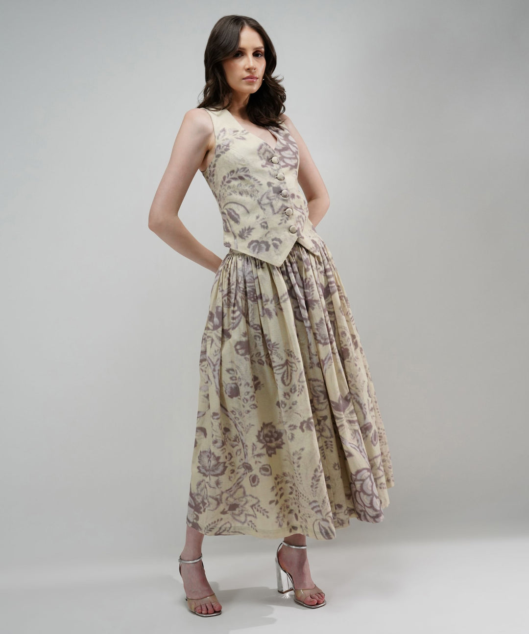 The Arina Classic Floral Linen Set