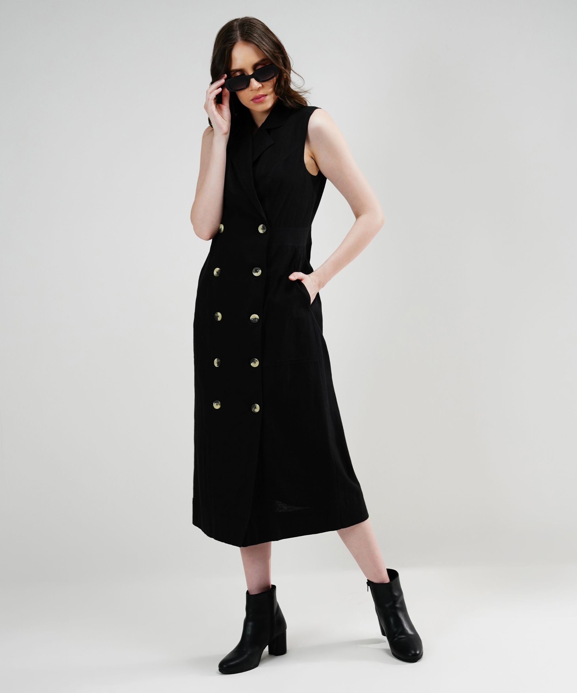 Shop Sleeveless Trench Dress in 100% Linen Online – House of Kopal
