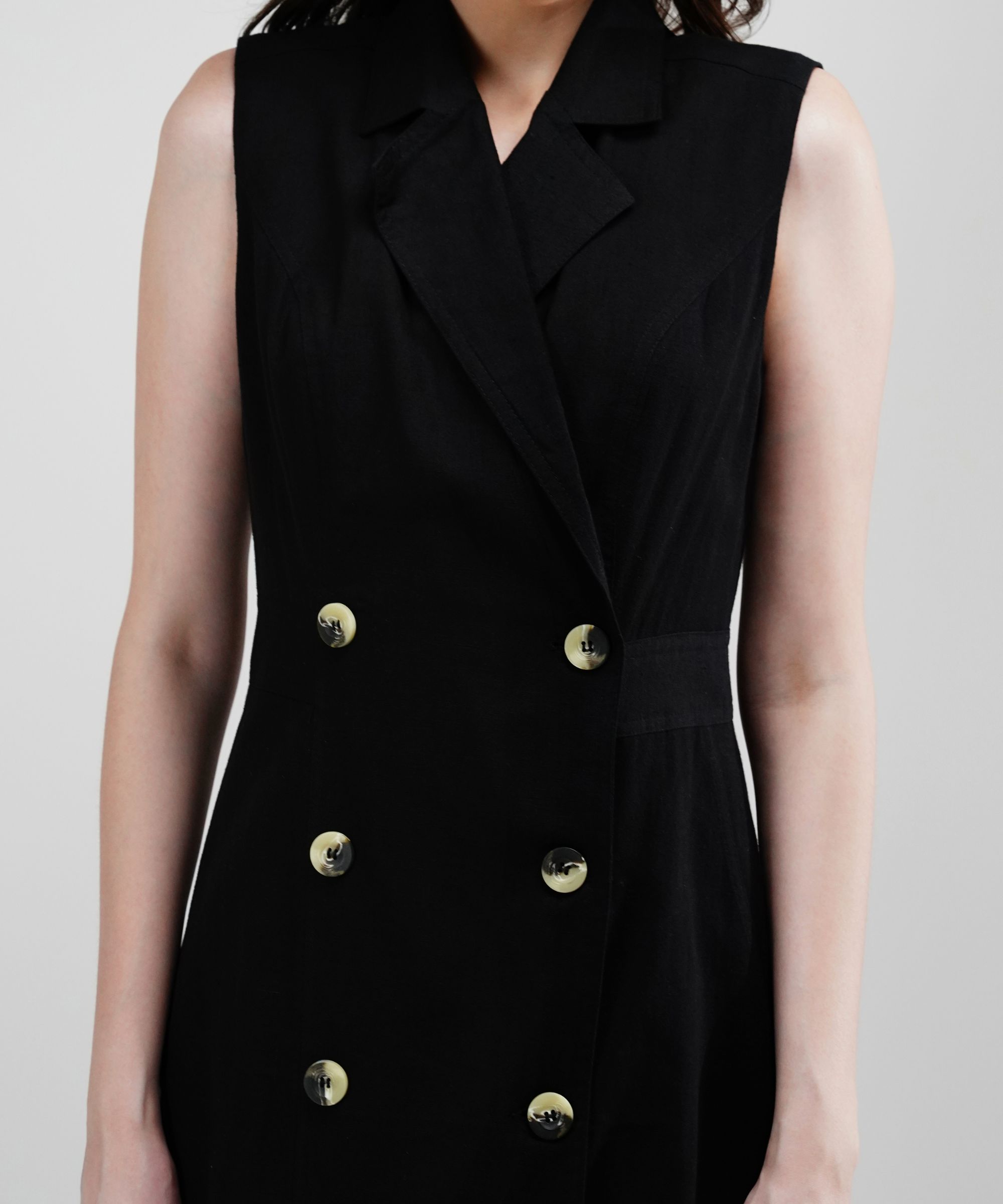 Shop Sleeveless Trench Dress in 100% Linen Online – House of Kopal